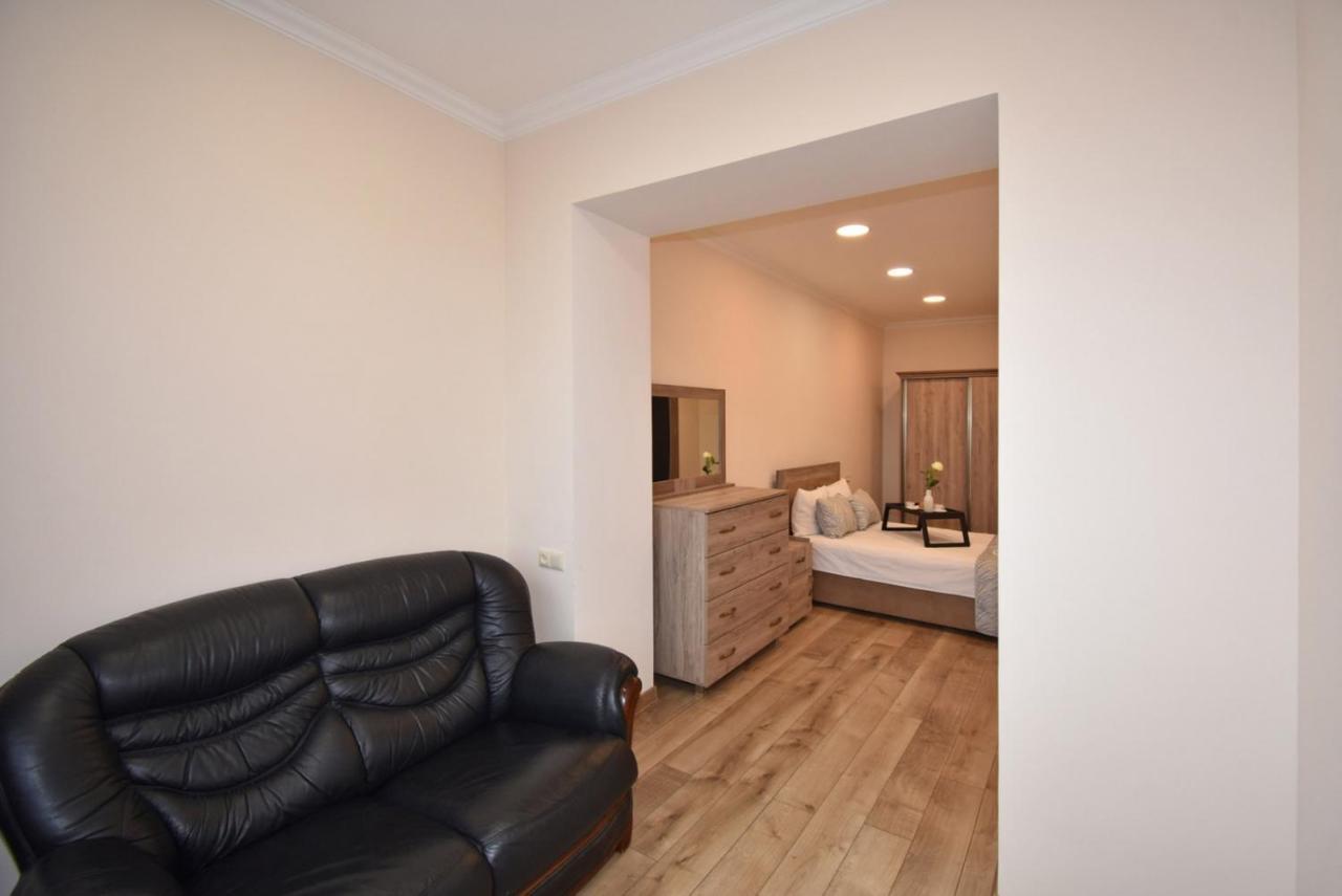 2 Bedroom Apartment, Quiet And Spacious يريفان المظهر الخارجي الصورة