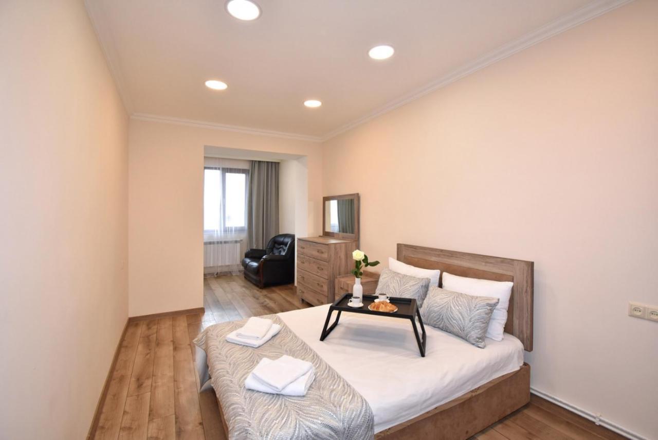 2 Bedroom Apartment, Quiet And Spacious يريفان المظهر الخارجي الصورة