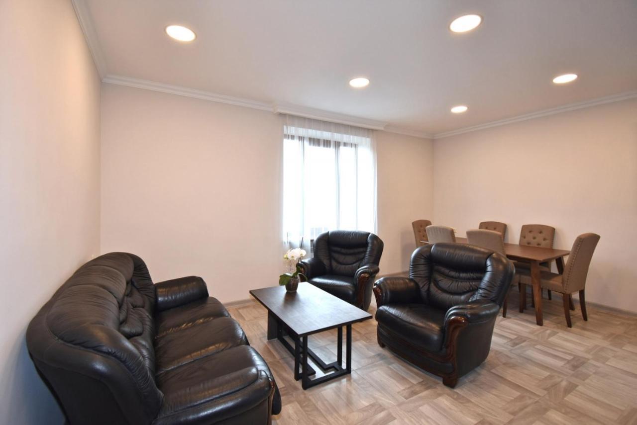 2 Bedroom Apartment, Quiet And Spacious يريفان المظهر الخارجي الصورة