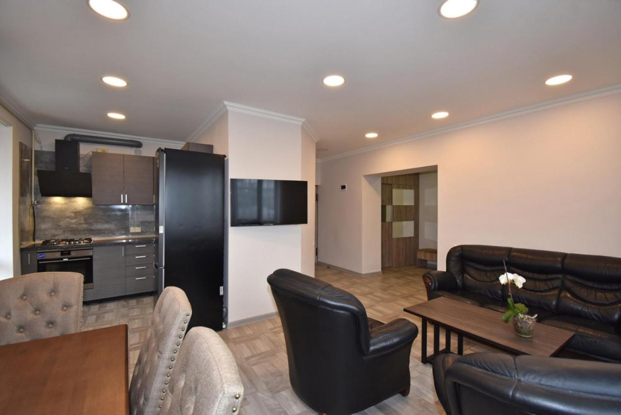2 Bedroom Apartment, Quiet And Spacious يريفان المظهر الخارجي الصورة